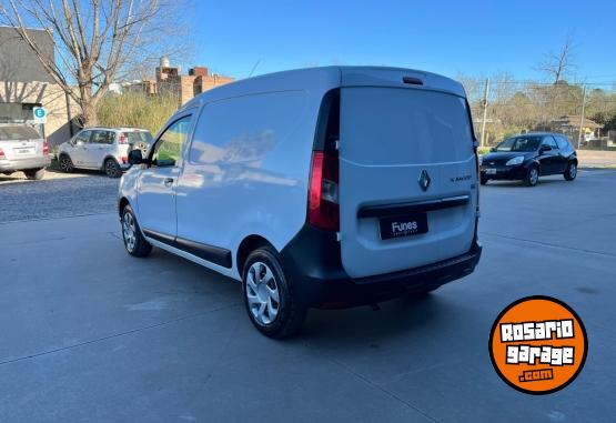 Utilitarios - Renault Kangoo 2023 Nafta 180000Km - En Venta