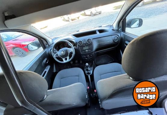 Utilitarios - Renault Kangoo 2023 Nafta 180000Km - En Venta