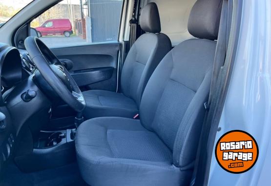 Utilitarios - Renault Kangoo 2023 Nafta 180000Km - En Venta