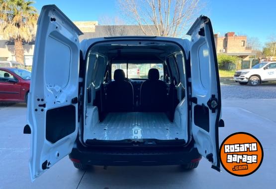 Utilitarios - Renault Kangoo 2023 Nafta 180000Km - En Venta