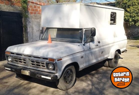 Utilitarios - Ford Utilitario furgon 1983 Nafta 2000Km - En Venta