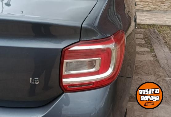 Autos - Renault Logan zen 2021 GNC 100000Km - En Venta