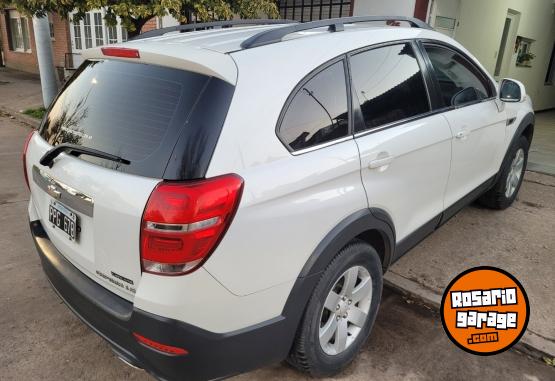 Camionetas - Chevrolet CAPTIVA 2.4 LS 4X2 2016 Nafta 160200Km - En Venta
