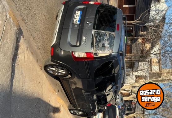 Utilitarios - Renault Kangoo Stepway 2023 Nafta 80000Km - En Venta