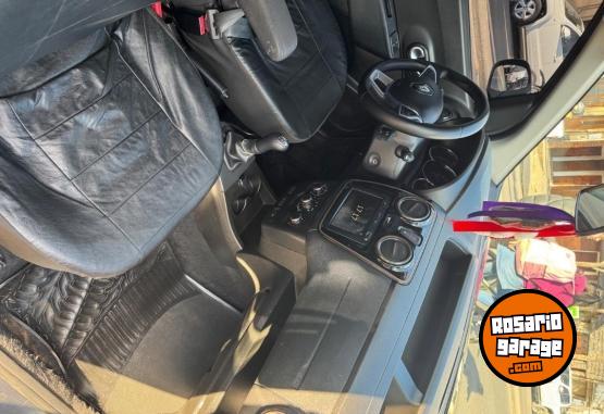 Utilitarios - Renault Kangoo Stepway 2023 Nafta 80000Km - En Venta