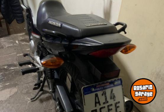 Motos - Honda Titan 2022 Nafta 6000Km - En Venta