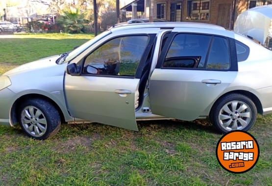 Autos - Renault Symbol 2009 Nafta 158000Km - En Venta