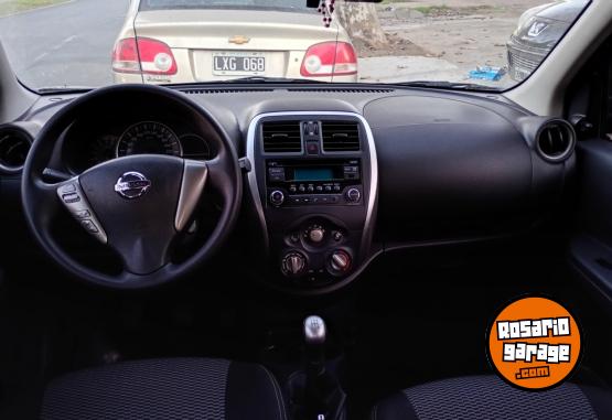 Autos - Nissan Sense 2017 Nafta 97000Km - En Venta