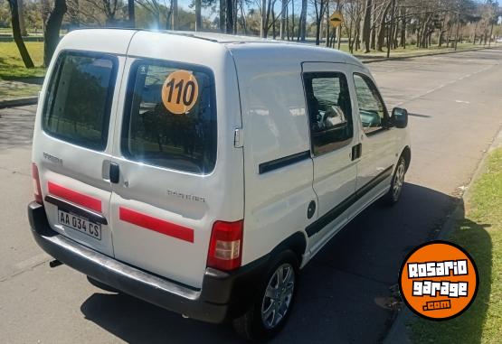 Utilitarios - Peugeot Partner Familiar. 2016 GNC 136000Km - En Venta