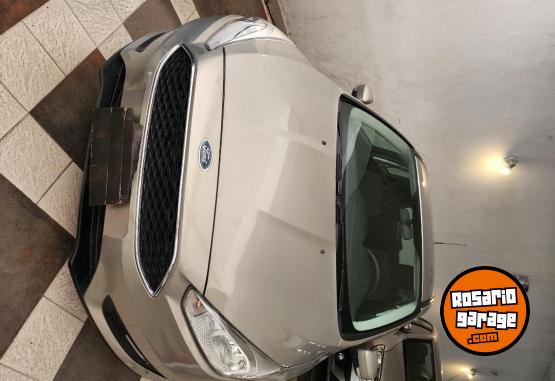 Autos - Ford Focus 2015 Nafta 130000Km - En Venta