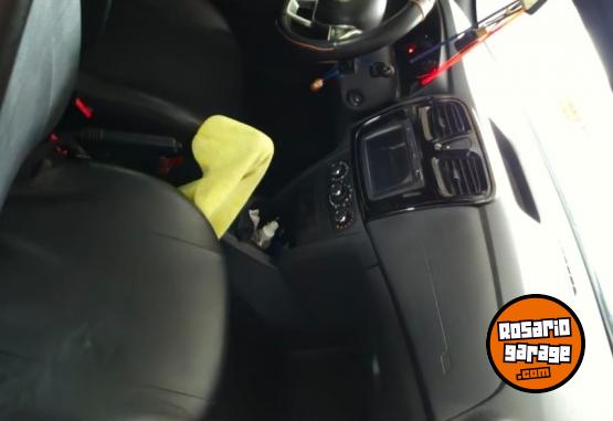 Autos - Renault Logan 2024 GNC 36000Km - En Venta
