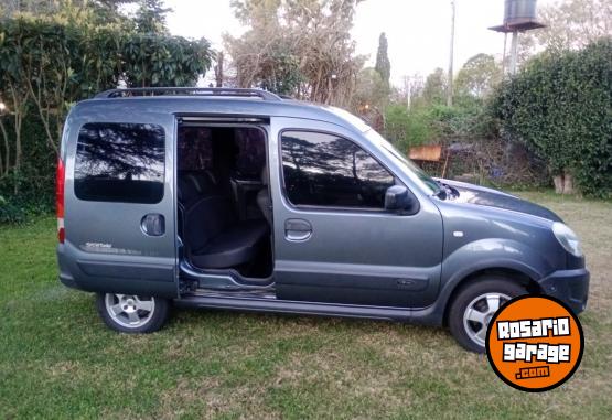 Utilitarios - Renault Kangoo 2016 GNC 240000Km - En Venta