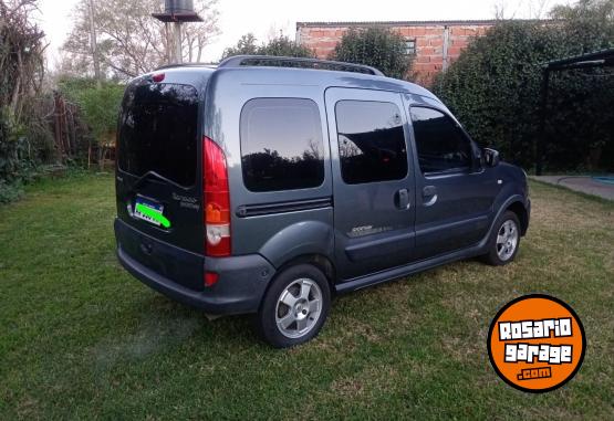 Utilitarios - Renault Kangoo 2016 GNC 240000Km - En Venta