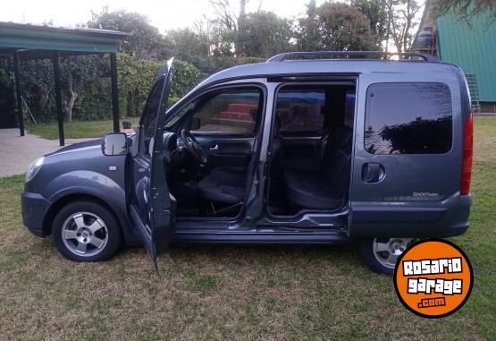 Utilitarios - Renault Kangoo 2016 GNC 240000Km - En Venta
