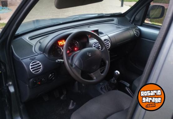 Utilitarios - Renault Kangoo 2016 GNC 240000Km - En Venta