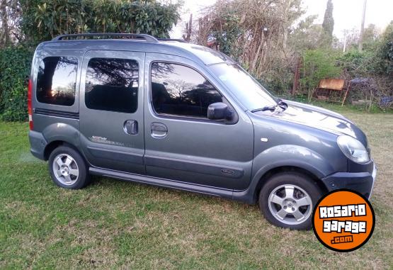 Utilitarios - Renault Kangoo 2016 GNC 240000Km - En Venta
