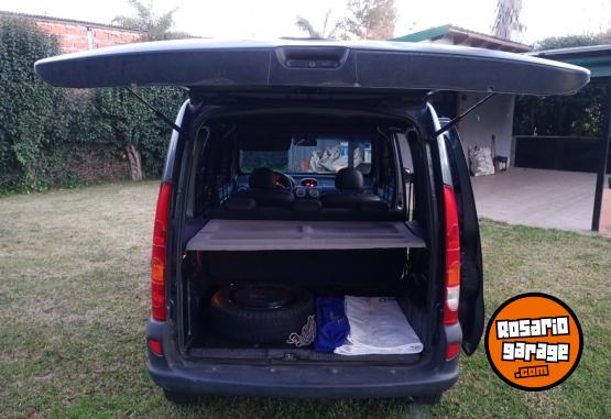 Utilitarios - Renault Kangoo 2016 GNC 240000Km - En Venta