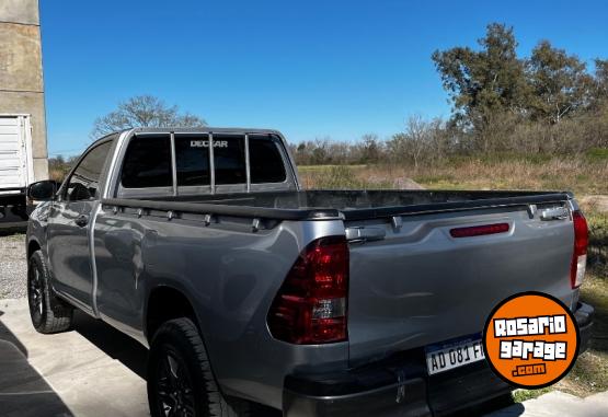 Camionetas - Toyota Hilux cabin simple 2018 Nafta 380000Km - En Venta