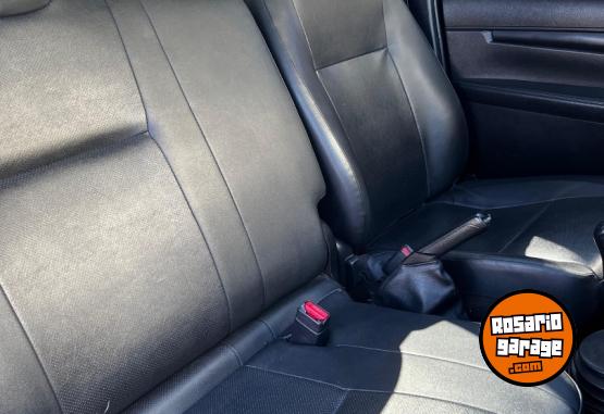 Camionetas - Toyota Hilux cabin simple 2018 Nafta 380000Km - En Venta