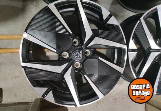 Accesorios para Autos - Llantas 17 Peugeot 208 GT línea nueva Impecables. $1.000.000 las 4. NO BAJO PRECIO - En Venta