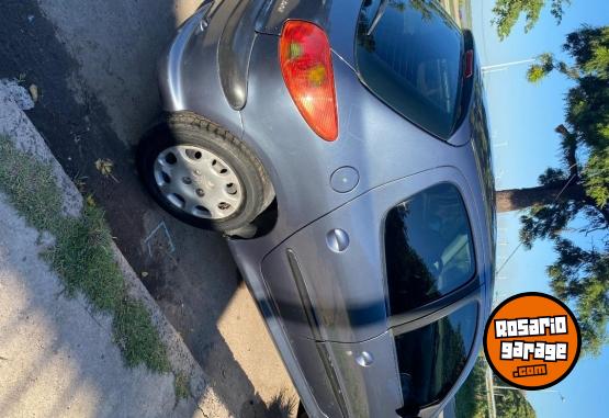 Autos - Peugeot 206 2008 Nafta 190000Km - En Venta