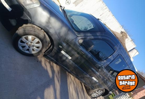 Utilitarios - Peugeot Parnert 2011 Diesel 240000Km - En Venta