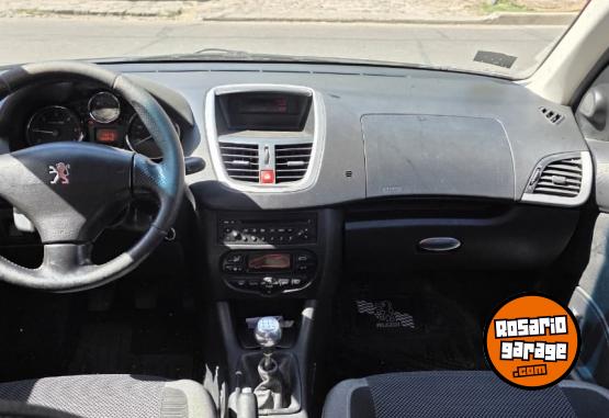 Autos - Peugeot 207 2010 Diesel 150000Km - En Venta