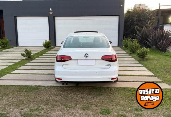 Autos - Volkswagen Vento Highline 2017 Nafta 140000Km - En Venta
