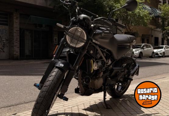 Motos - Husqvarna Svartpilen 200+ 2022 Nafta 5500Km - En Venta