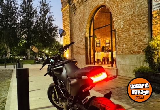 Motos - Husqvarna Svartpilen 200+ 2022 Nafta 5500Km - En Venta