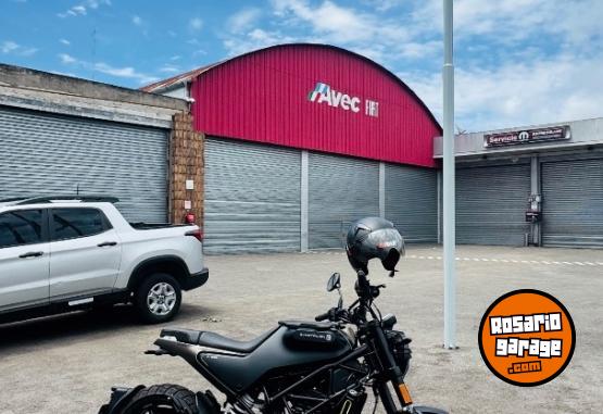 Motos - Husqvarna Svartpilen 200+ 2022 Nafta 5500Km - En Venta