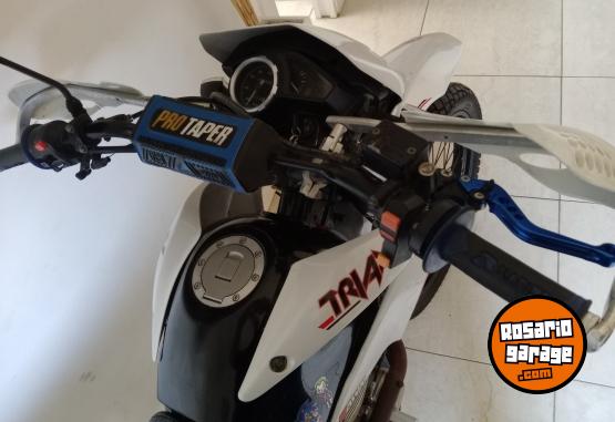 Motos - Corven Triax 250 2018 Nafta 15000Km - En Venta