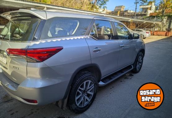 Camionetas - Toyota SW4 2017 Diesel 165000Km - En Venta