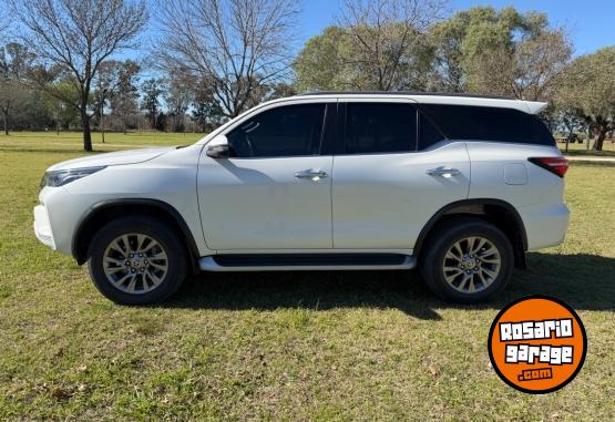 Camionetas - Toyota SW4 2.8 SRX 204 CV AT 2022 Diesel 74457Km - En Venta