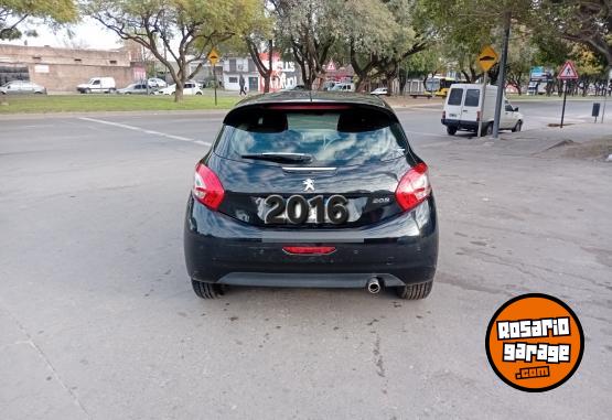 Autos - Peugeot 208 2016 Nafta 120000Km - En Venta