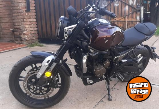 Motos - Voge Ac 300 2024 Nafta 1480Km - En Venta