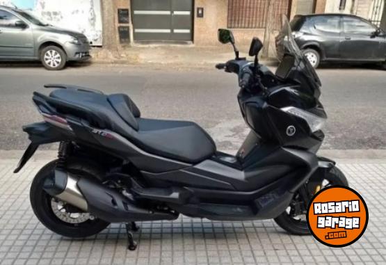 Motos - Voge sr4 max 2024 Nafta 2500Km - En Venta