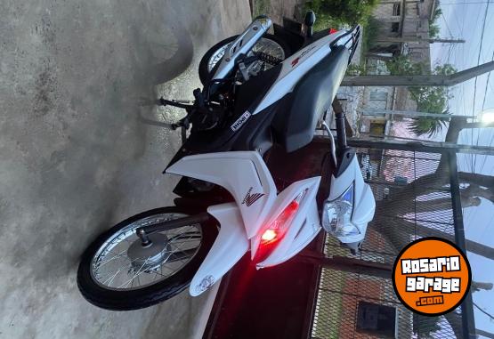 Motos - Honda wave 110 2024 Nafta 9300Km - En Venta