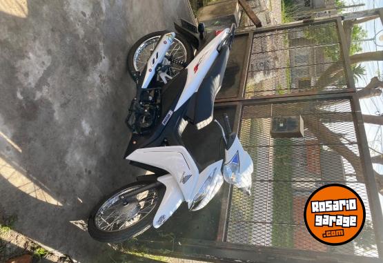 Motos - Honda wave 110 2024 Nafta 9300Km - En Venta