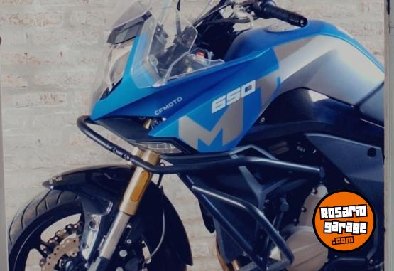 Motos - CF MT 650 2024 Nafta 17800Km - En Venta