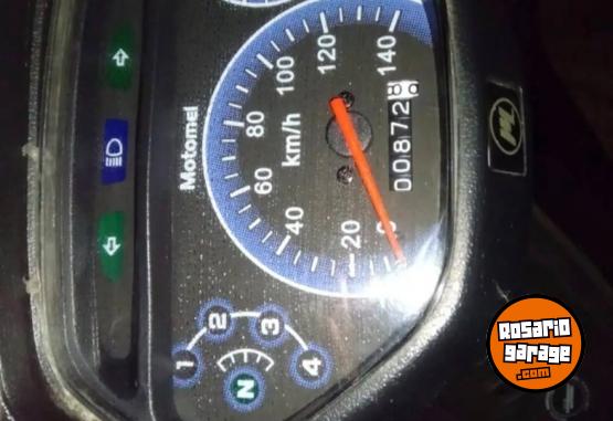 Motos - Motomel MOTOMEL DLX 110 FULL 2023 Nafta 878Km - En Venta