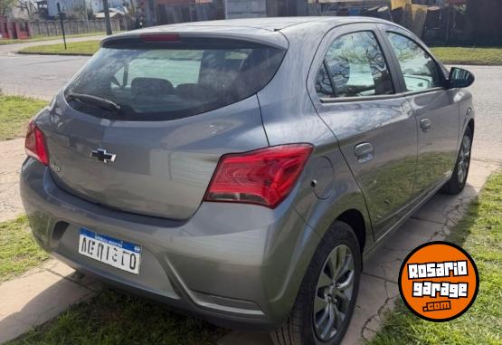 Autos - Chevrolet Onix Joy Black 2023 Nafta 26000Km - En Venta