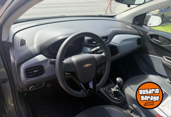 Autos - Chevrolet Onix Joy Black 2023 Nafta 26000Km - En Venta