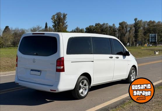 Utilitarios - Mercedes Benz Vito 111 CDI 2017 Diesel 264000Km - En Venta