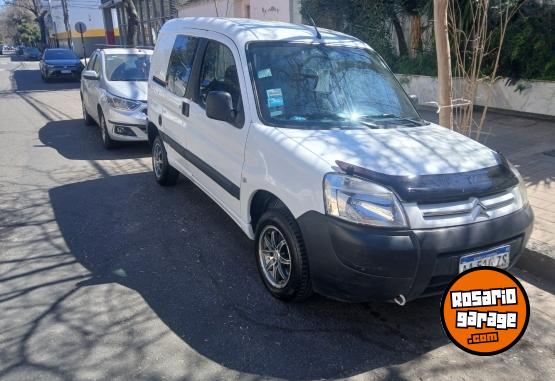 Utilitarios - Citroen Berlingo HDI 2016 Diesel 200000Km - En Venta
