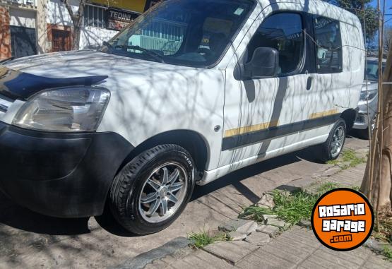 Utilitarios - Citroen Berlingo HDI 2016 Diesel 200000Km - En Venta
