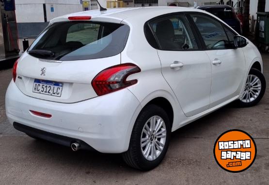Autos - Peugeot 208 2018 Nafta 81000Km - En Venta