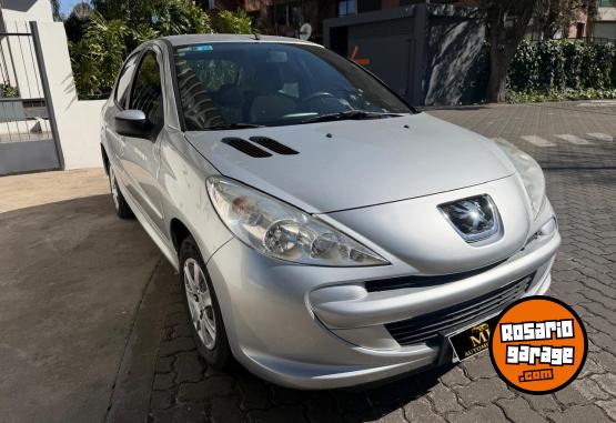 Autos - Peugeot 207 Active 2014 Nafta 130000Km - En Venta