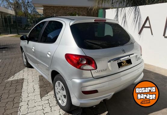 Autos - Peugeot 207 Active 2014 Nafta 130000Km - En Venta