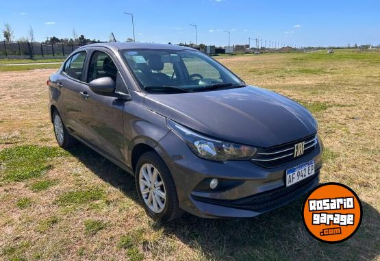 Autos - Fiat Cronos like 2023 GNC 70000Km - En Venta